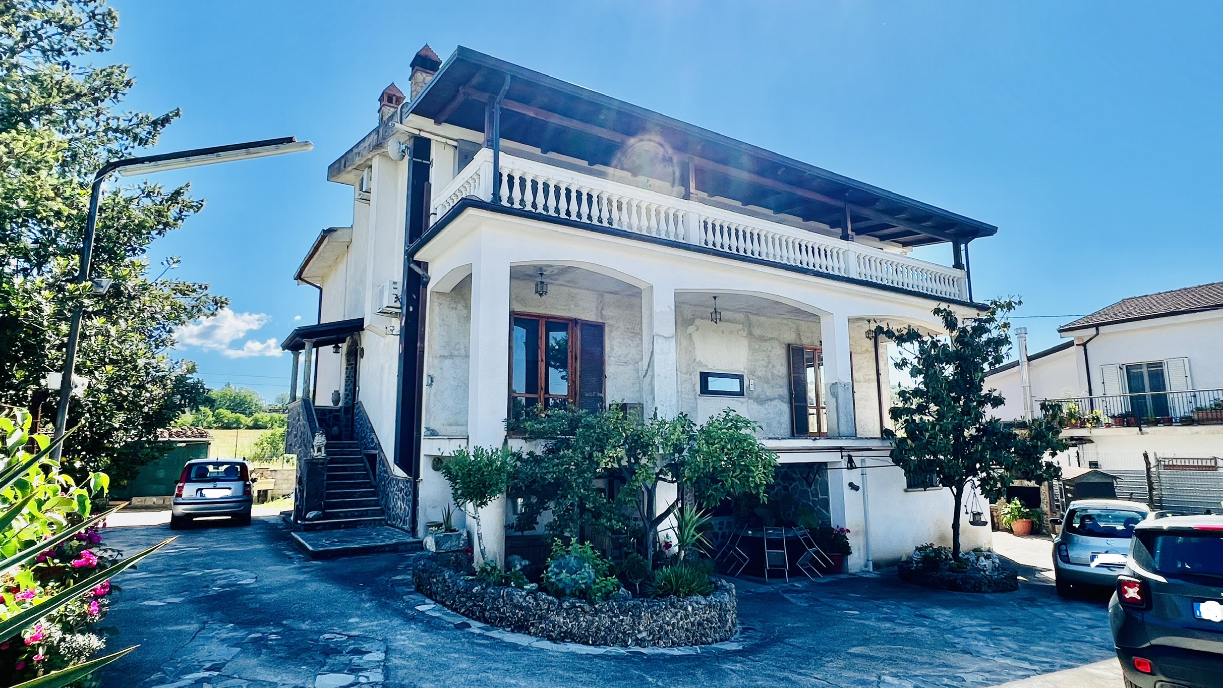 Splendido Appartamento Semi-Indipendente con Ampi Terrazzi in Vendita – Castrovillari (Via Plataci)