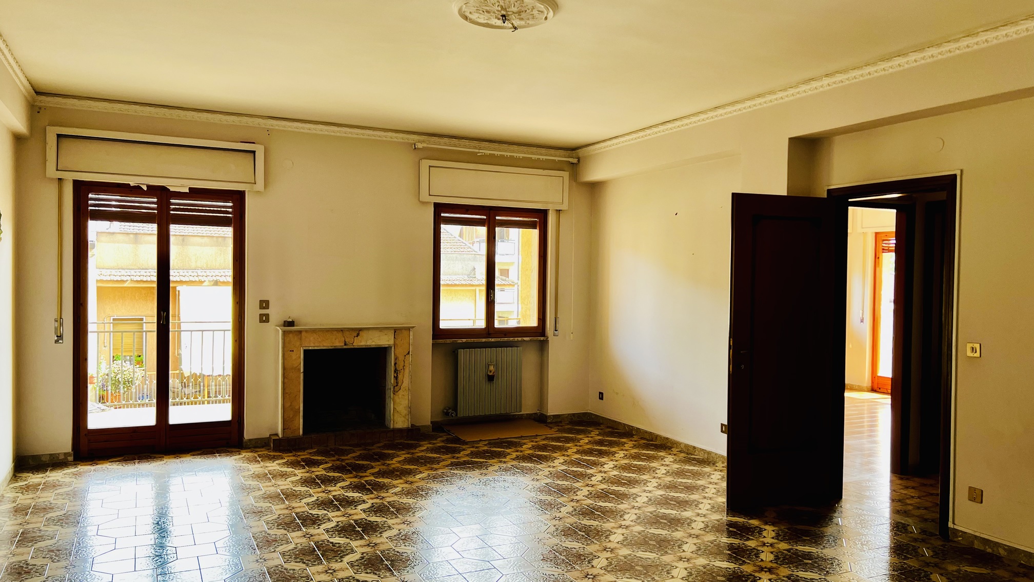 Luminoso e Ampio Appartamento con Garage in Vendita a Castrovillari